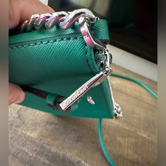Calvin Klein crossbody purse - Picture 13 of 13